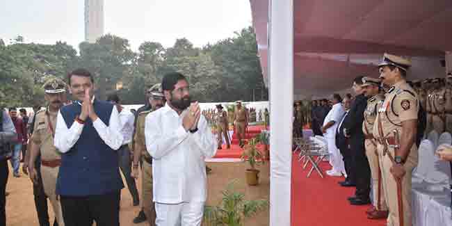 पोलीस स्मृतिदिनानिमित्त मुख्यमंत्री, उपमुख्यमंत्री यांचे शहीद पोलिसांना अभिवादन