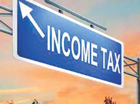 Income Tax : आयकर खात्याच्या नावावर २१ लाखांना गंडा