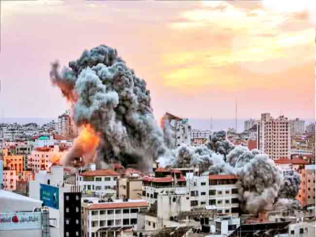Israel Hamas War : इस्रायल – हमास युद्धाचे पडसाद भारतापर्यंत…