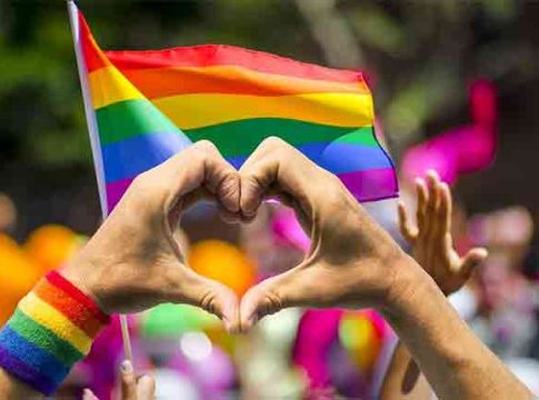 LGBTQIA+ : आज ज्या समलैंगिक विवाहाप्रकरणी सुनावणी होणार तो LGBTQIA समाज नेमका काय आहे?