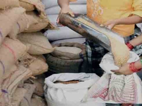 Ration Shopkeepers Strike : सामान्यांच्या नववर्षाची सुरुवात संकटाने; १ जानेवारीपासून रेशन दुकानदारांचा संप