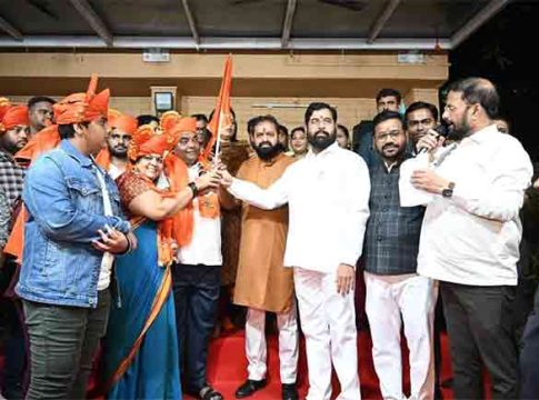 Eknath Shinde Shivsena : शिंदेंच्या शिवसेनेत इनकमिंग सुरुच... आतापर्यंत ३५ नगरसेवकांनी केला पक्षप्रवेश