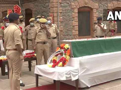 jammu-kashmir: जम्मू-काश्मीरमध्ये दहशतवाद्यांच्या हल्ल्यात हेड कॉन्स्टेबल शहीद, घरात घुसून केला गोळीबार