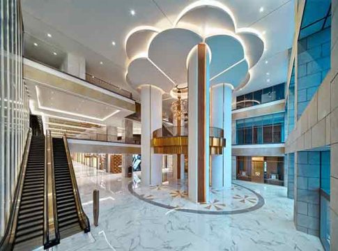 Jio World Plaza : मुंबईत सुरू झाले जिओ वर्ल्ड प्लाझा, टॉप ब्रँड्स आणि बरंच काही...
