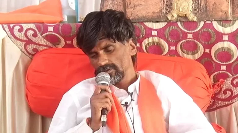 Manoj Jarange Patil : मुंबई दौऱ्याआधीच जरांगेंची तब्येत बिघडली! नेमकं काय घडलं?