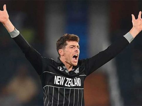 NZ vs NED : मिचेल सँटनरच्या घातक गोलंदाजीसमोर नेदरलँडच्या फलंदाजांनी टेकले गुडघे