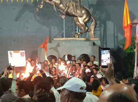 Maratha Reservation: मराठा आरक्षण, नाशिकच्या मशाल रॅलीला उत्स्फूर्त प्रतिसाद