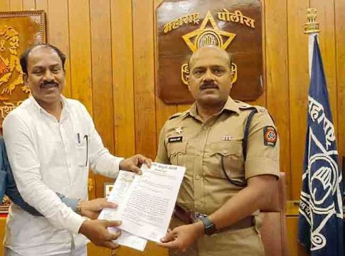 रेल्वे गोदामात नोकरी फसवणूक प्रकरणी संतोष थोरात विरोधात हरिष बेकावडे यांची लेखी तक्रार