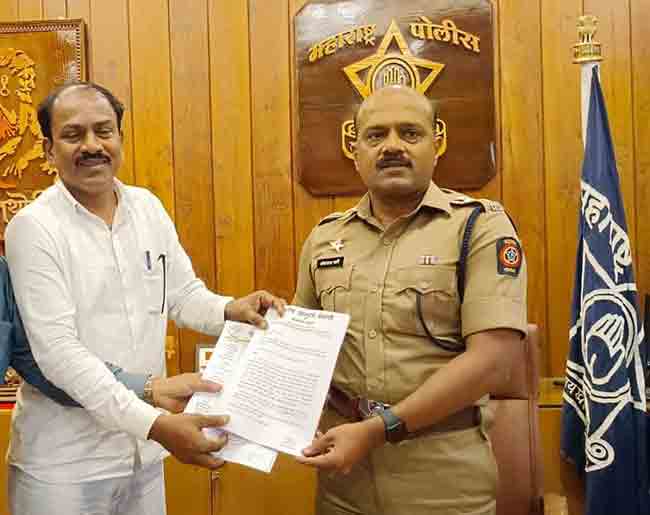 रेल्वे गोदामात नोकरी फसवणूक प्रकरणी संतोष थोरात विरोधात हरिष बेकावडे यांची लेखी तक्रार