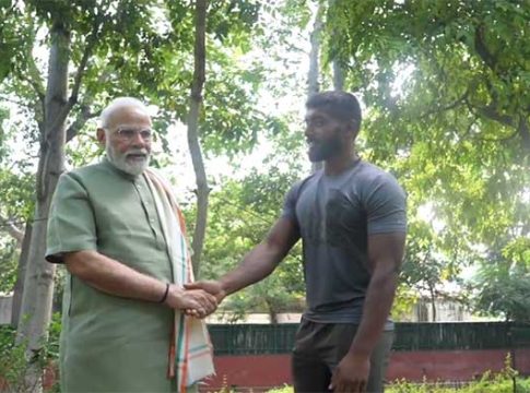 Swachh Bharat Mission : स्वच्छता अभियानांतर्गत पंतप्रधान मोदींनी केले श्रमदान