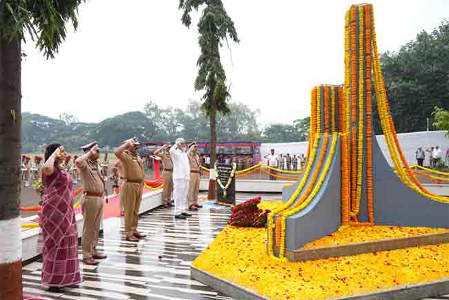 Police Memorial Day : पोलीस स्मृती दिनानिमित्त पालकमंत्री दादा भुसे यांनी केले अभिवादन