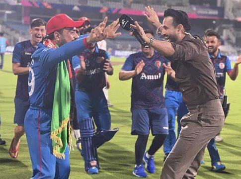 PAK vs AFG : पाकिस्तानला हरवल्यानंतर अफगाणच्या खेळाडूंचा जल्लोष, रशीदसोबत नाचला इरफान पठाण