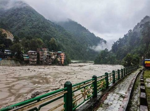 Sikkim Floods : सिक्कीममध्ये निसर्गाचा प्रकोप, २२ जवानांसह ७० जण बेपत्ता