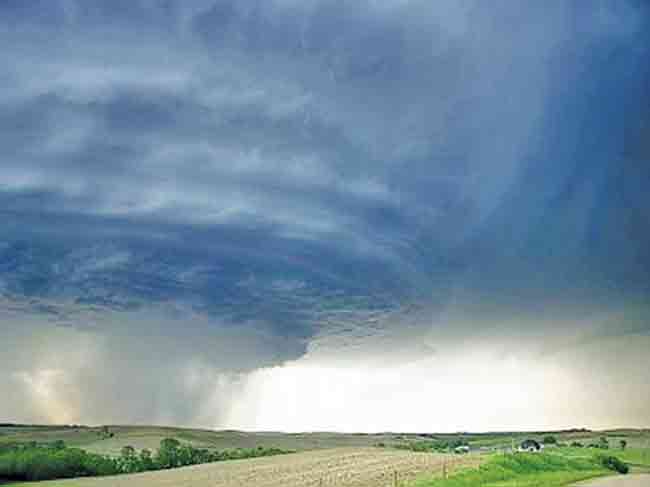 Weather Update : राज्यात कुठे गारवा तर कुठे पावसाच्या धारा! बदलत्या वातावरणामुळे आजार वाढण्याची शक्यता
