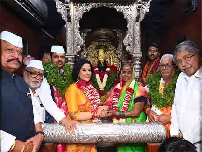 Kartitki Ekadashi Mahapuja : फडणवीसांच्या हस्ते सपत्नीक पार पडली कार्तिकी एकादशीची महापूजा