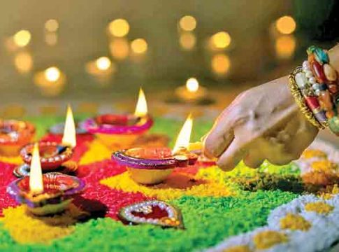 Diwali : सुखाची, आनंदाची दिवाळी...