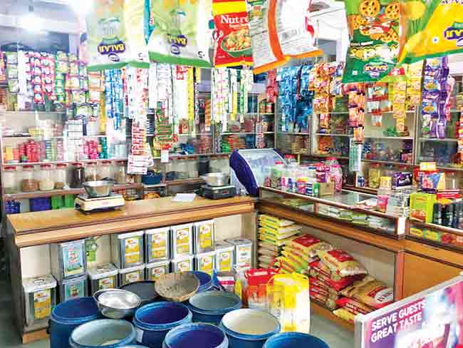 Konkan Local Shopkeepers : कोकणात स्थानिक व्यापारी हरवतोय …!