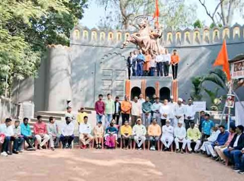 Maratha reservation : मराठा साखळी उपोषणाची पासष्टी; बळीराजा रॅलीचा पाठिंबा