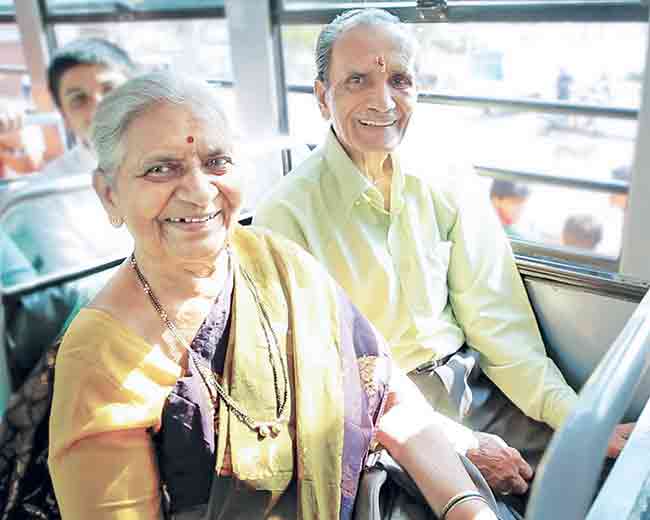 Short and Sweet : ‘शॉर्ट अॅण्ड स्वीट’मध्ये सोनालीचे आई-बाबा