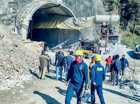 Uttarakhand tunnel collapsed : उत्तरकाशी बोगदा दुर्घटनेत २४ तासांनंतरही बचावकार्य सुरुच