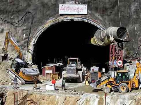 Uttarkashi Tunnel Collapse : पंधरवड्यानंतर देखील बोगद्यातील ४१ मजुरांची सुटका आणखी लांबणीवर