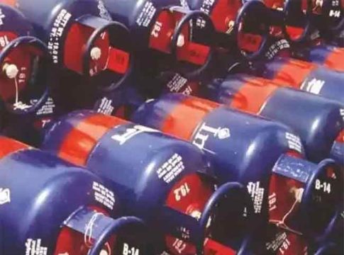 LPG Price Hike: ऐन सणासुदीच्या काळात महागाईचा जोरदार झटका, एलपीजी सिलेंडरच्या दरात १०३ रूपयांची वाढ