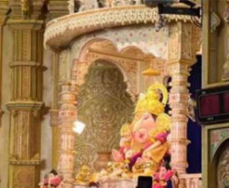 Pune: त्रिपुरारीनिमित्त दगडूशेठ गणपतीला तब्बल ४५१ प्रकारच्या मिष्टान्नाचा नैवेद्य