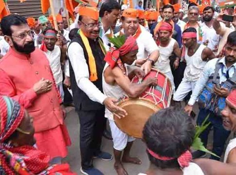 Tribal Dance : भाजपा प्रदेशाध्यक्षांनी धरला आदिवासी नृत्यावर ठेका