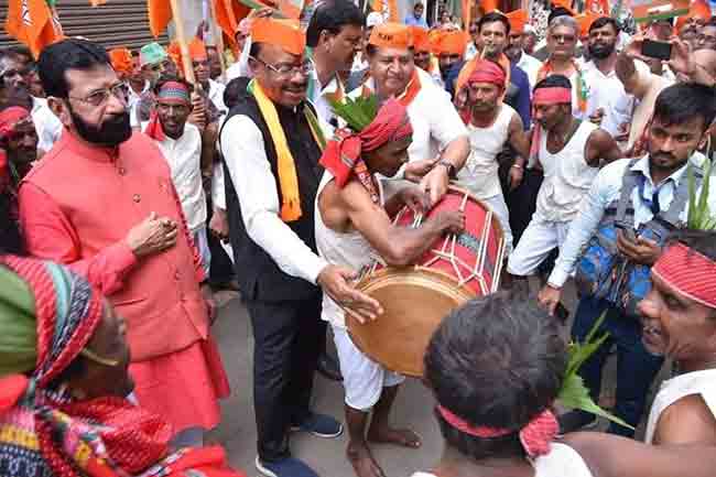 Tribal Dance : भाजपा प्रदेशाध्यक्षांनी धरला आदिवासी नृत्यावर ठेका
