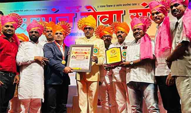 उंबर्डे सरपंच महेश पाटील राज्यस्तरीय आदर्श सरपंच पुरस्काराने सन्मानित