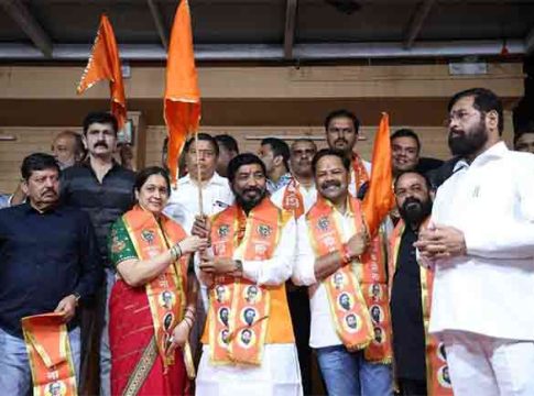 Thackeray Group Vs Shivsena : घाटकोपरमधील नगरसेवकांचा ठाकरेंना 'जय महाराष्ट्र'; शिवसेनेत केला प्रवेश...