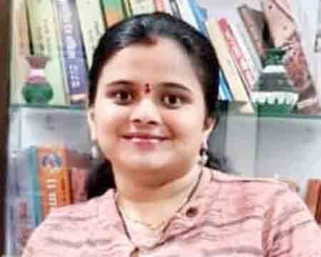 वाडा तालुक्यातील गृहिणी जान्हवी कराळे यांना पीएच.डी. पदवी प्रदान