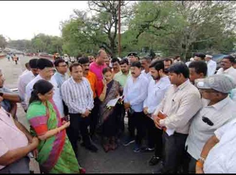 कोसळलेल्या पुलाच्या हद्दीवरून रेल्वे, बांधकाम विभागात वाद, नागरिकांकडून नव्या पुलाची मागणी