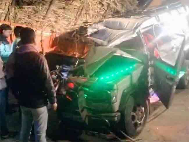 Parbhani Accident : दर्शन घेऊन परतताना भाविकांचा रस्त्यातच अपघात; तीन ठार तर सहा जखमी