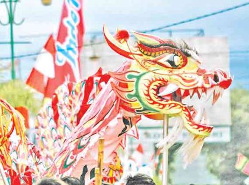 China Economy : स्वतःच्या जाळ्यात अडकलाय 'ड्रॅगन'
