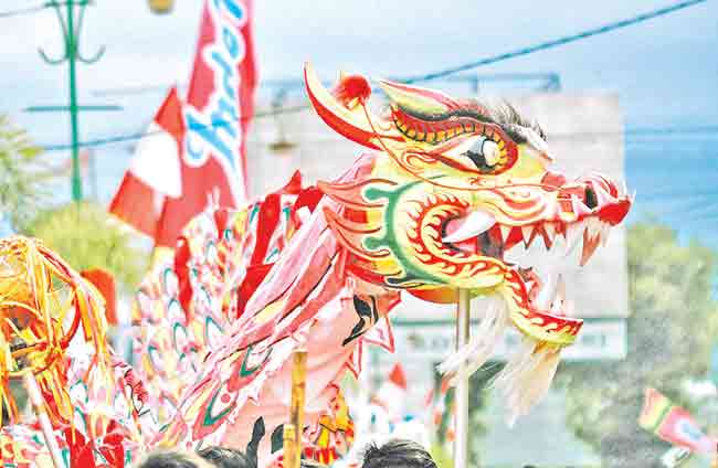 China Economy : स्वतःच्या जाळ्यात अडकलाय ‘ड्रॅगन’