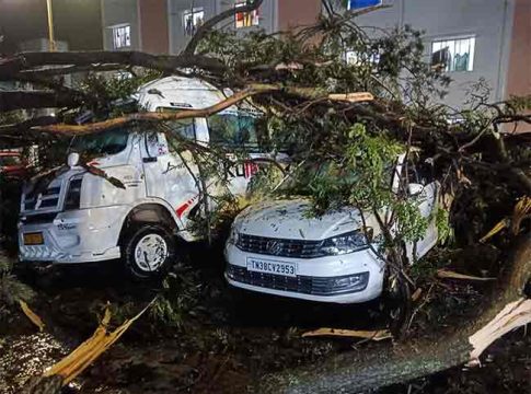 Cyclone Michaung: मिचाँग वादळामुळे अनेक राज्यांमध्ये मुसळधार पावसाचा अलर्ट ,चेन्नईत ५ जणांचा मृत्यू