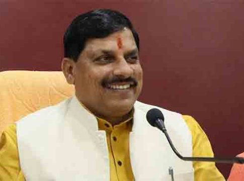 मध्य प्रदेशचे मुख्यमंत्री शपथ घेताच लागले कामाला, धार्मिक स्थळांवर लाऊडस्पीकरवर बंदी