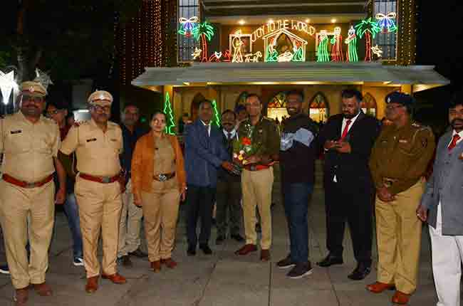 नाशिकचे पोलीस आयुक्त संदीप कर्णिक यांची ख्रिस्त जन्मोत्सवाला खास उपस्थिती