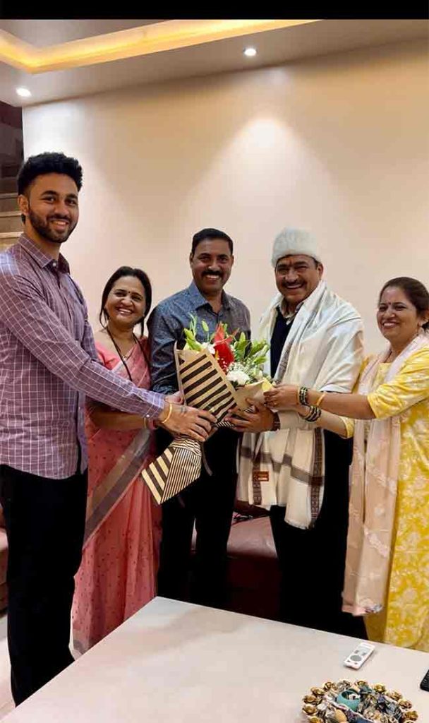 भाजपचे विचारकुंभ आ. श्रीकांत भारतीय अचानक ऍड शिवाजी सहाणे यांच्या भेटीला