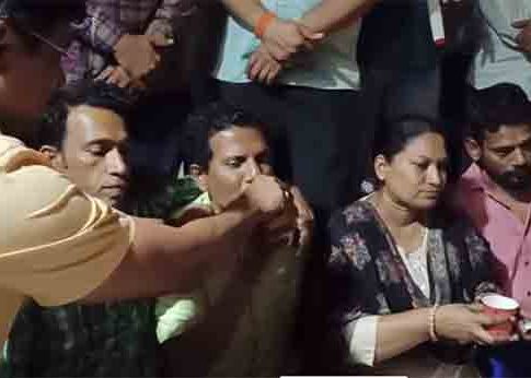 पेण खारेपाट ग्रामस्थांचे उपोषण मागे, कार्यकारी अभियंता यांचे लेखी आश्वासन