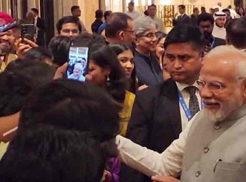 VIDEO: PM मोदींच्या स्वागतासाठी दुबईत उसळली मोठी गर्दी