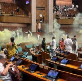 Security breach in Loksabha : संसदेतल्या धूर प्रकरणात पाच जणांचा समावेश; एकजण निघाला लातूरचा