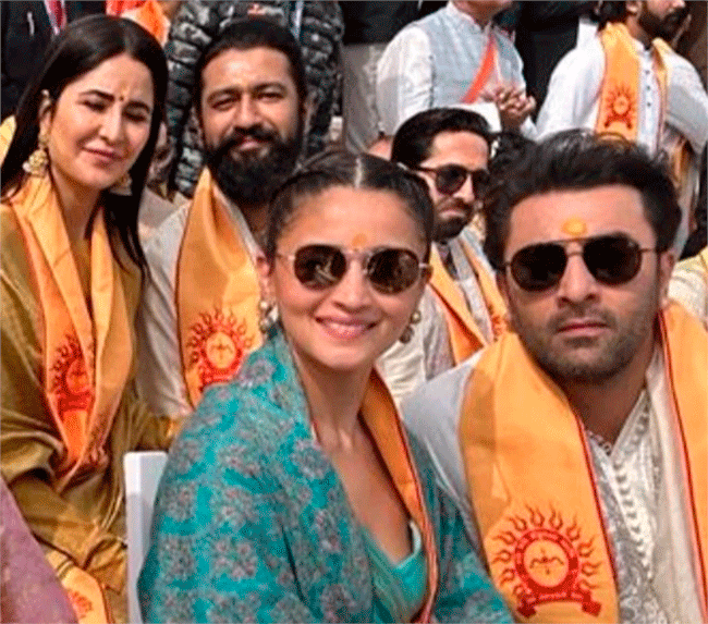 Alia Bhatt : राम मंदिर प्राणप्रतिष्ठा सोहळ्यात आलिया भट्टच्या साडीवरील ‘ती’ चित्रे पाहिलीत का?