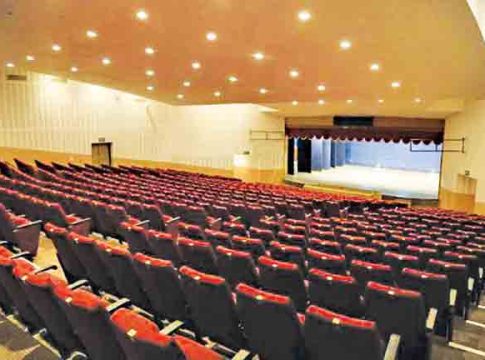 तालुका-जिल्ह्यात प्रायोगिक नाट्यगृहे उभारावीत!