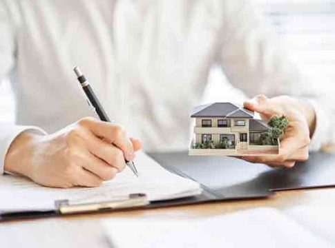 Real estate : अनिवासी भारतीयांनो, भारतात स्थावर मालमत्ता घेताना अशी घ्या काळजी...