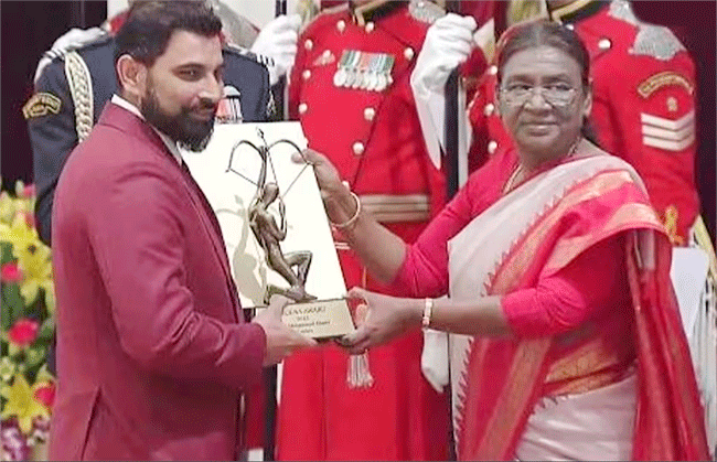 Mohammad Shami : राष्ट्रपतींच्या हस्ते मोहम्मद शामीचा अर्जुन पुरस्काराने गौरव!