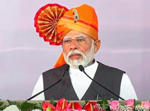 मोदींविरुद्ध आहेच कोण?