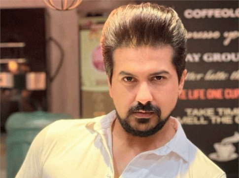 Pushkar Jog : बीएमसी कर्मचाऱ्यांना लाथा घालण्याची भाषा करणाऱ्या पुष्कर जोगने मागितली माफी