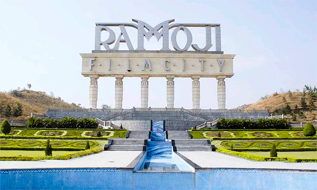 Ramoji Film City : रामोजी फिल्म सिटीमध्ये स्टेजवरुन कोसळल्याने मोठ्या कंपनीच्या सीईओचा मृत्यू